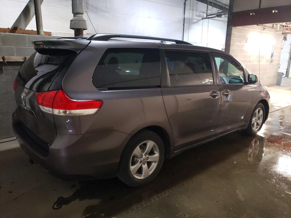 2014 Toyota Sienna მანქანა იყიდება აუქციონზე, vin: 5TDDK3DC6ES092270, აუქციონის ნომერი: 56684576