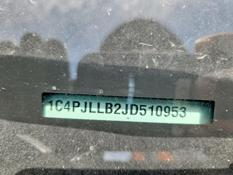 58827296 :رقم المزاد ، 1C4PJLLB2JD510953 vin ، 2018 Jeep Cherockee مزاد بيع