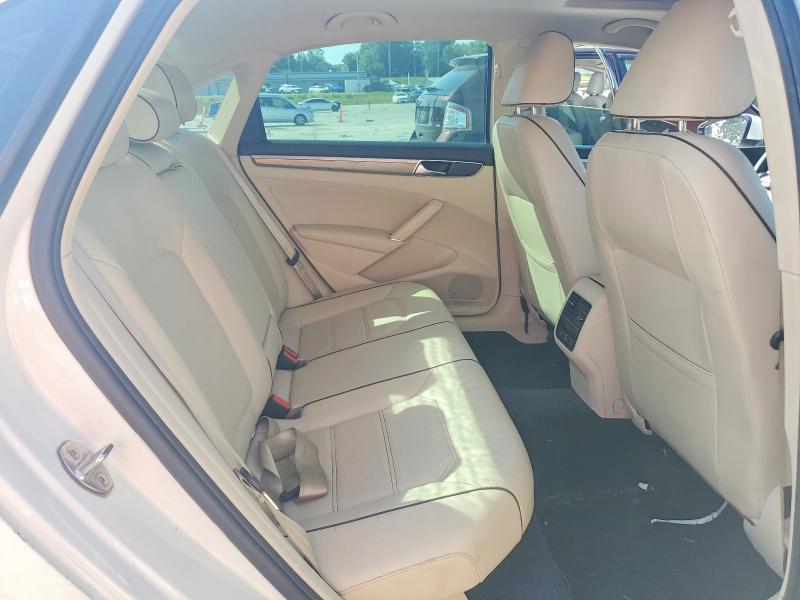 58774156 :رقم المزاد ، 1VWBA7A34JC046774 vin ، 2018 Volkswagen Passat مزاد بيع