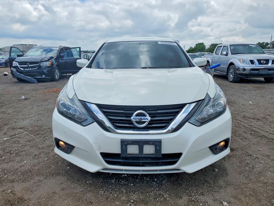 55522886 :رقم المزاد ، 1N4AL3AP4JC260724 vin ، 2018 Nissan Altima مزاد بيع
