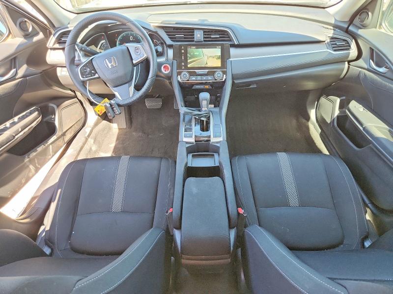 56151346 :رقم المزاد ، 19XFC2F77HE215962 vin ، 2017 Honda Civic مزاد بيع