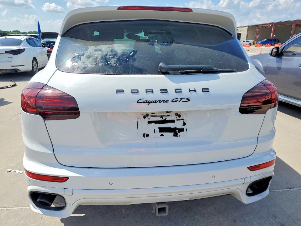 57468206 :رقم المزاد ، WP1AD2A28GLA78473 vin ، 2016 Porsche Cayenne مزاد بيع