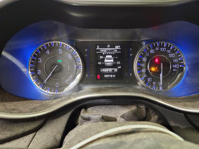 57194036 :رقم المزاد ، 1C3CCCAB5FN640730 vin ، 2015 Chrysler 200 مزاد بيع
