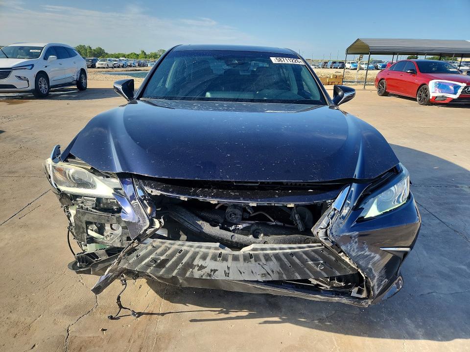 58711226 :رقم المزاد ، 58AB21B15KU004205 vin ، 2019 Lexus Es مزاد بيع
