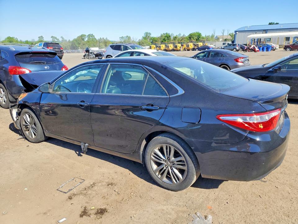 55898086 :رقم المزاد ، 4T1BF1FKXHU677644 vin ، 2017 Toyota Camry مزاد بيع