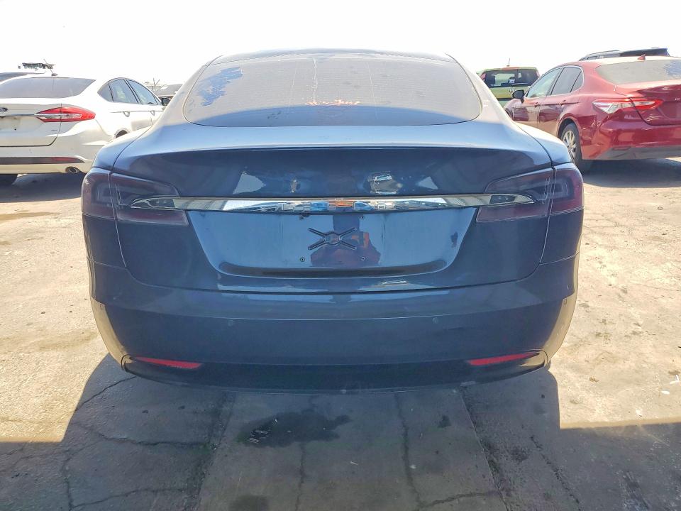 Продаж на аукціоні авто 2018 Tesla Model S, vin: 5YJSA1E29JF276136, номер лоту: 55950116