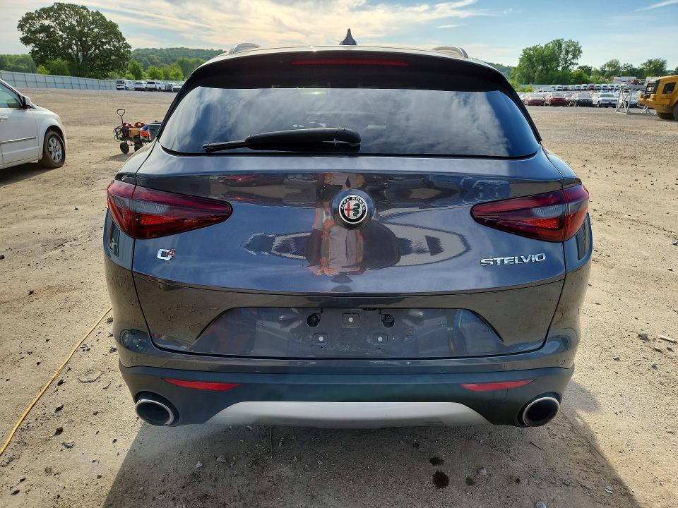 55157186 :رقم المزاد ، ZASFAKPN4J7B86162 vin ، 2018 Alfa Romeo Stelvio مزاد بيع