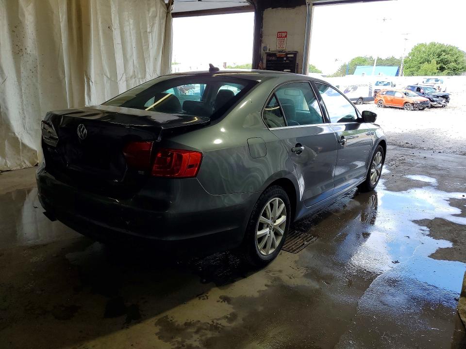 57026596 :رقم المزاد ، 3VWD17AJ1EM371863 vin ، 2014 Volkswagen Jetta مزاد بيع