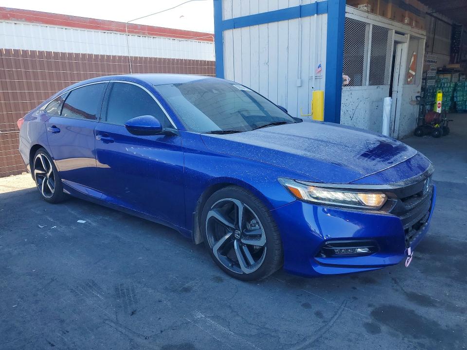 Продаж на аукціоні авто 2018 Honda Accord, vin: 1HGCV1F32JA105383, номер лоту: 56954156