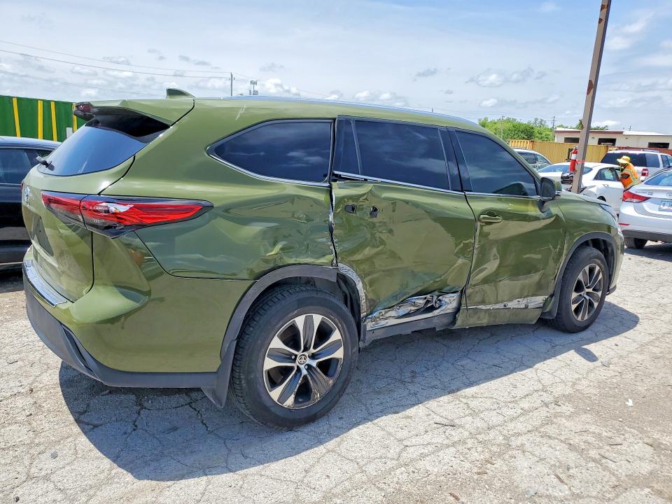 56549556 :رقم المزاد ، 5TDGBRCH7MS063646 vin ، 2021 Toyota Highlander مزاد بيع