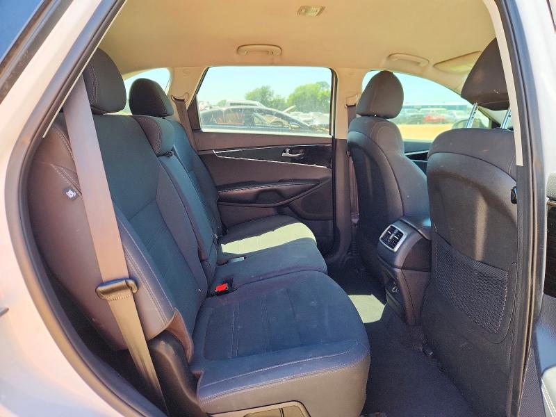 52195556 :رقم المزاد ، 5XYPG4A35KG611651 vin ، 2019 Kia Sorento مزاد بيع