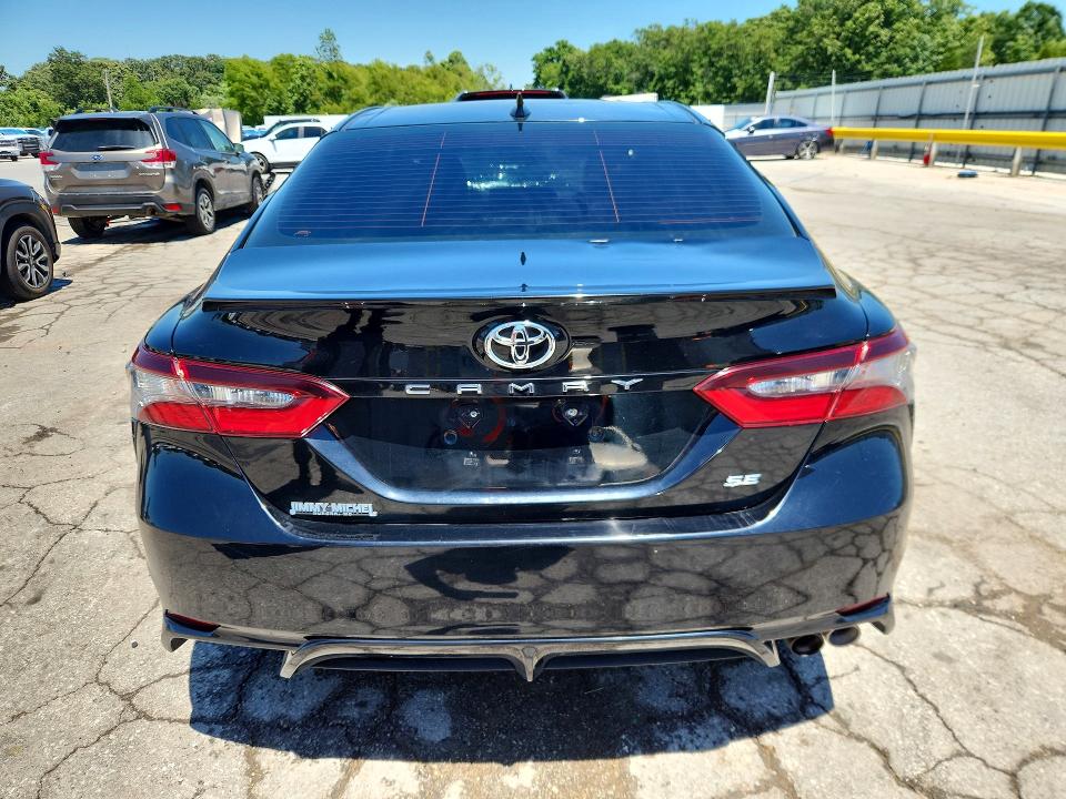 56989246 :رقم المزاد ، 4T1G11AK6MU549049 vin ، 2021 Toyota Camry مزاد بيع