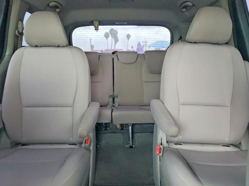 58779906 :رقم المزاد ، KNDMB5C16F6027996 vin ، 2015 Kia Sedona مزاد بيع