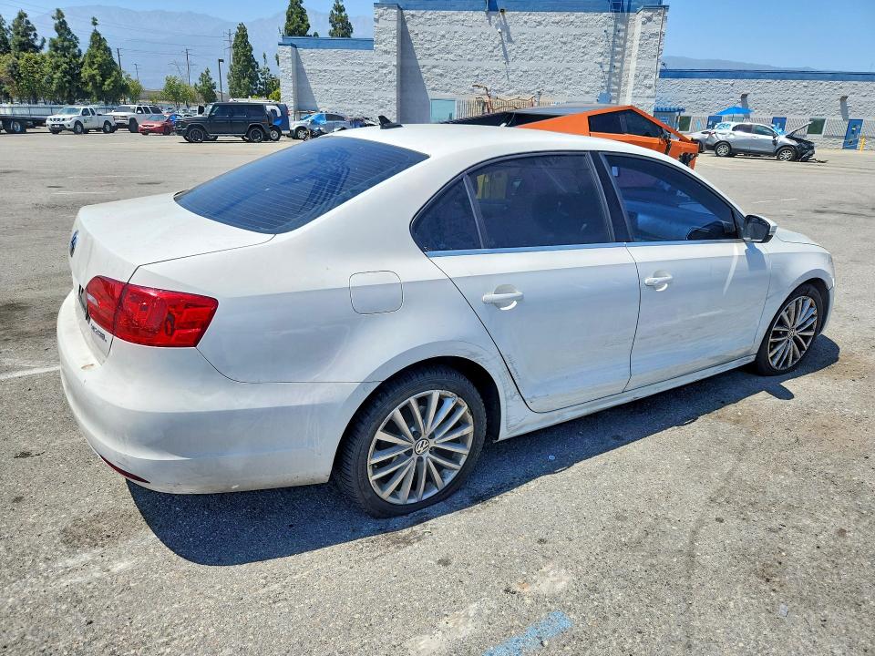 2011 Volkswagen Jetta მანქანა იყიდება აუქციონზე, vin: 3VWLZ7AJ1BM307922, აუქციონის ნომერი: 56579896