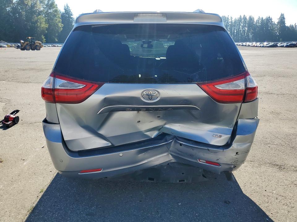 2015 Toyota Sienna მანქანა იყიდება აუქციონზე, vin: 5TDYK3DC7FS632809, აუქციონის ნომერი: 58368346