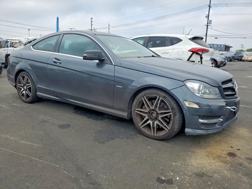 Продажа на аукционе авто 2014 Mercedes-benz C, vin: WDDGJ4HB8EG288850, номер лота: 57873996