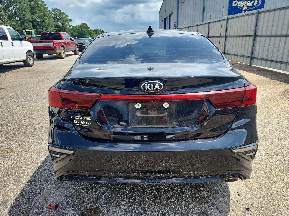 2021 Kia Forte მანქანა იყიდება აუქციონზე, vin: 3KPF24AD6ME389284, აუქციონის ნომერი: 55445856