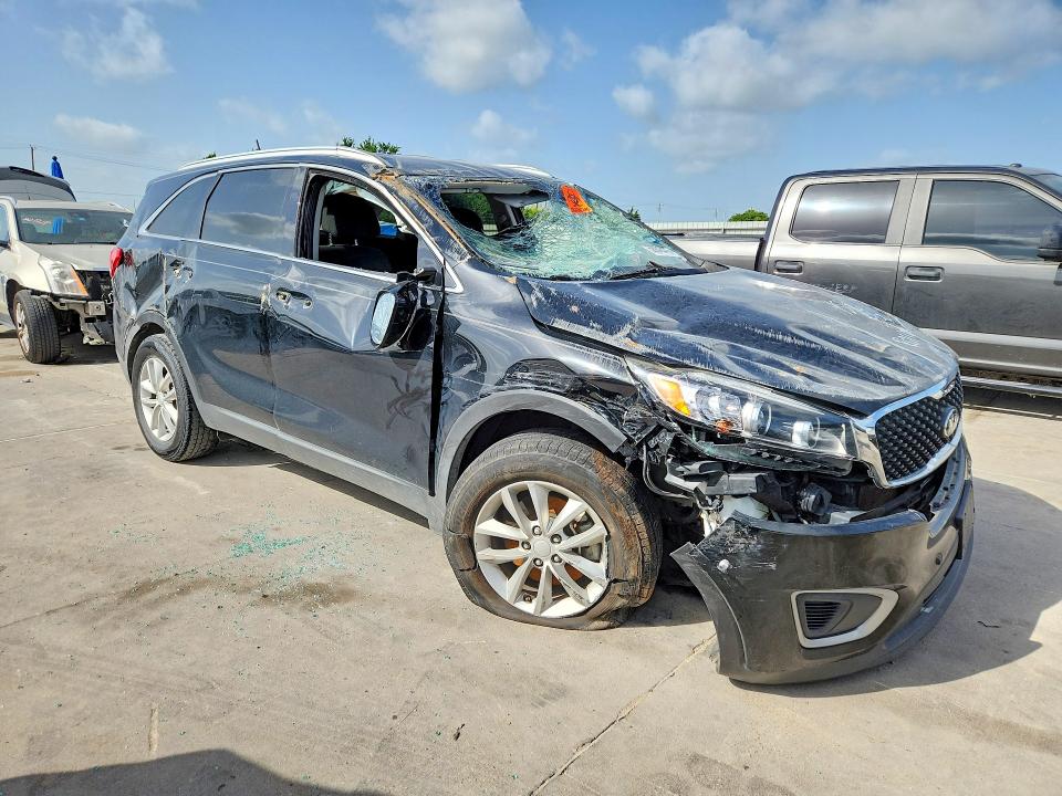 58840476 :رقم المزاد ، 5XYPG4A3XHG220617 vin ، 2017 Kia Sorento مزاد بيع