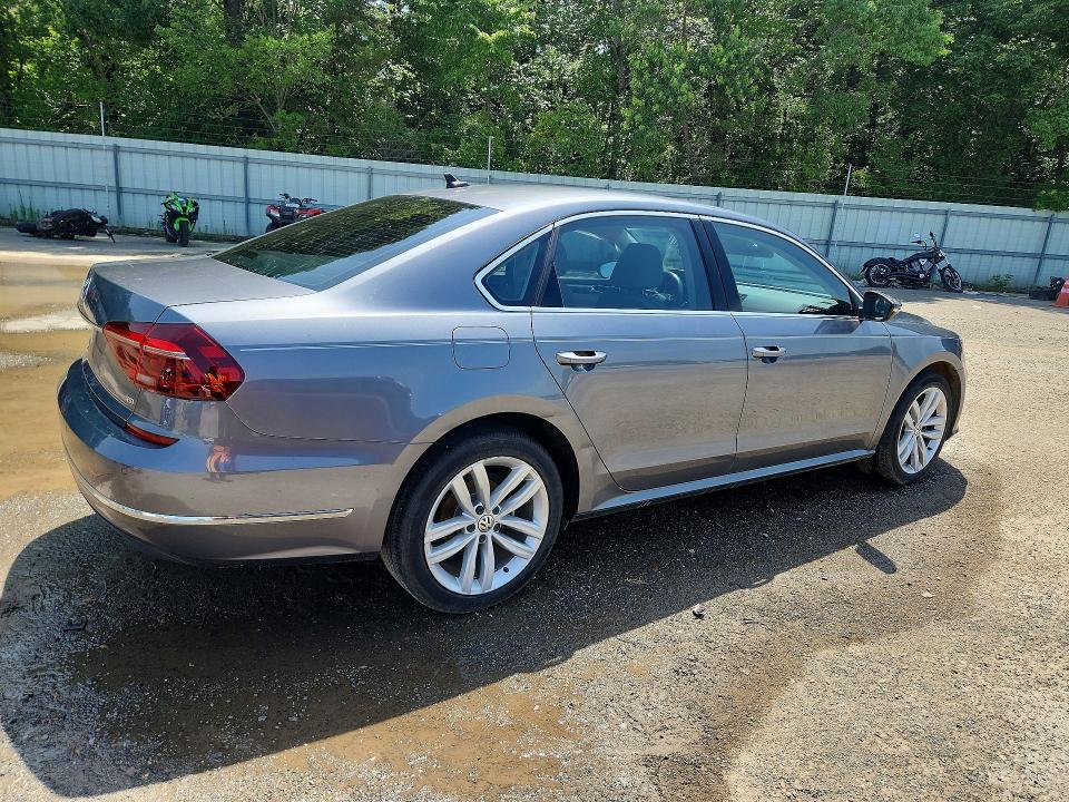 Продажа на аукционе авто 2018 Volkswagen Passat, vin: 1VWBA7A30JC002240, номер лота: 58882706