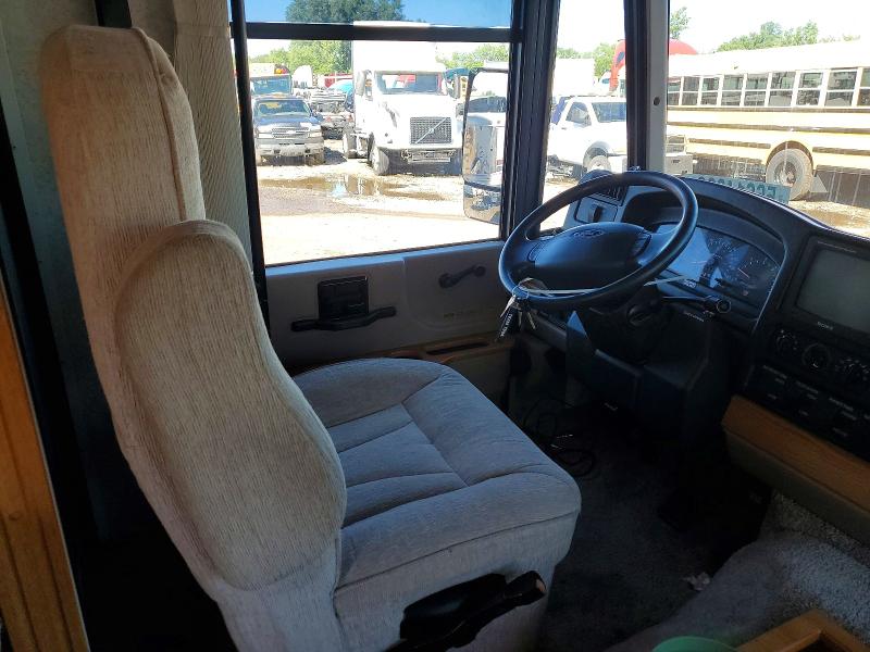 2001 Winnibago Recreational Vehicle (rv) მანქანა იყიდება აუქციონზე, vin: 1FCNF53S010A04632, აუქციონის ნომერი: 56614836