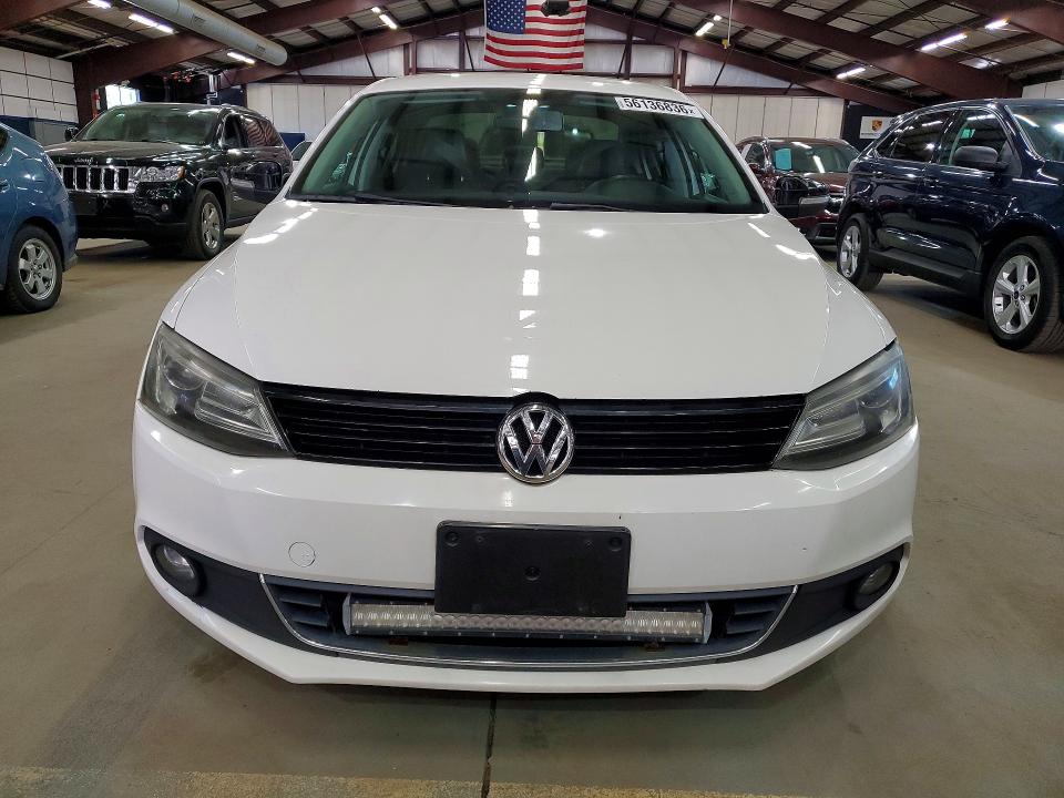 56136836 :رقم المزاد ، 3VW3L7AJ8EM360607 vin ، 2014 Volkswagen Jetta مزاد بيع