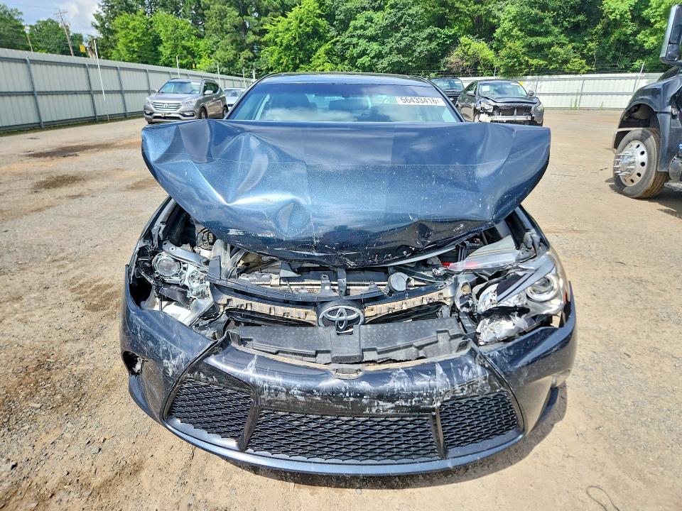 56433416 :رقم المزاد ، 4T1BF1FK0HU374310 vin ، 2017 Toyota Camry مزاد بيع