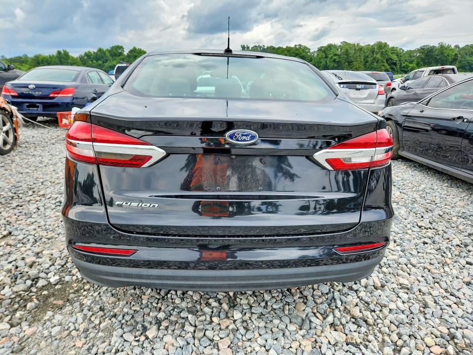 56314006 :رقم المزاد ، 3FA6P0G74KR285755 vin ، 2019 Ford Fusion مزاد بيع