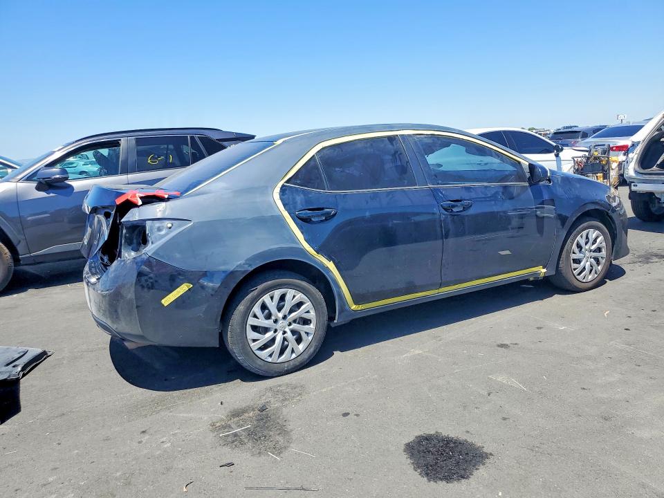 Продаж на аукціоні авто 2018 Toyota Corolla, vin: 5YFBURHE9JP843445, номер лоту: 55411996