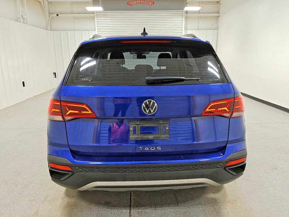 56507946 :رقم المزاد ، 3VVDX7B25NM033814 vin ، 2022 Volkswagen Taos مزاد بيع