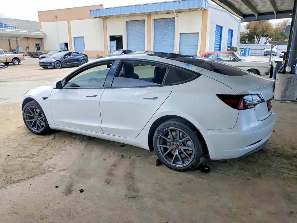 59181546 :رقم المزاد ، 5YJ3E1EA3NF112256 vin ، 2022 Tesla Model 3 مزاد بيع