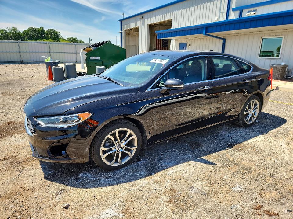 58147446 :رقم المزاد ، 3FA6P0CD0KR180657 vin ، 2019 Ford Fusion مزاد بيع