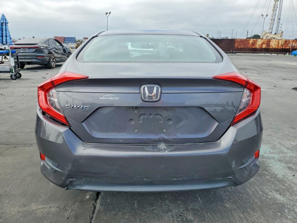 Продаж на аукціоні авто 2018 Honda Civic, vin: 2HGFC2F57JH547927, номер лоту: 57964796