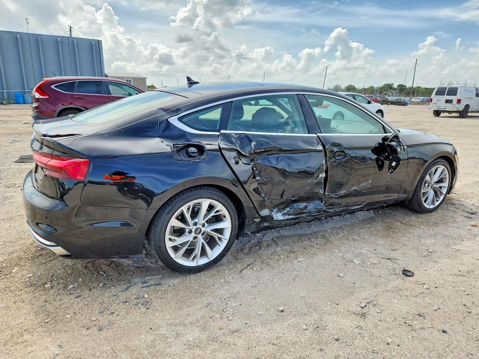 2022 Audi A5 მანქანა იყიდება აუქციონზე, vin: WAUABCF54NA032967, აუქციონის ნომერი: 58781366
