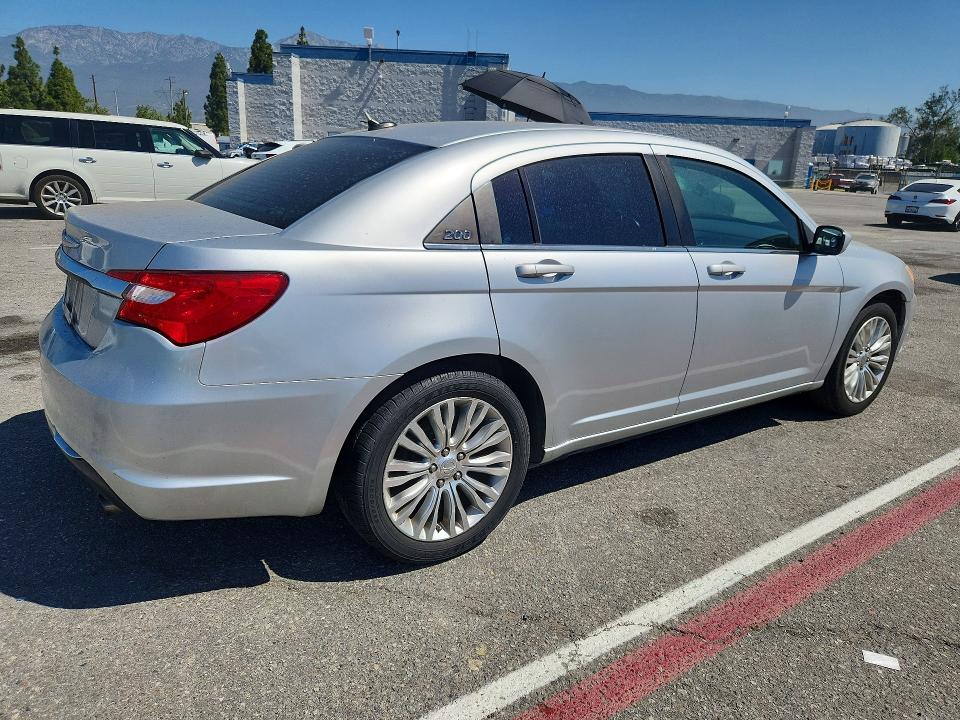 Продаж на аукціоні авто 2012 Chrysler 200, vin: 1C3CCBAB9CN100318, номер лоту: 57257816