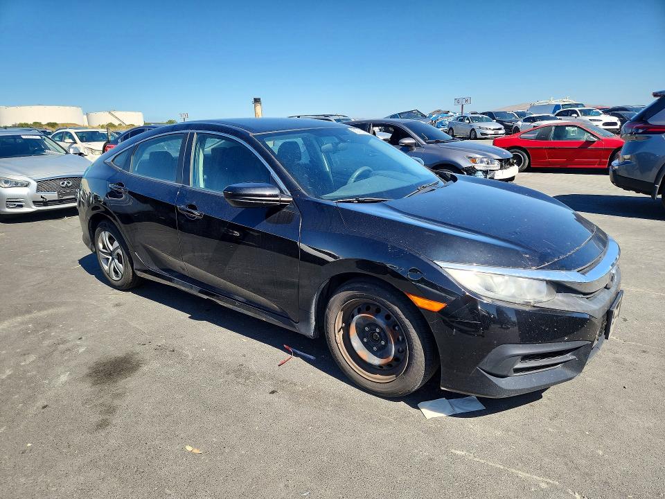 Продажа на аукционе авто 2018 Honda Civic, vin: 2HGFC2F53JH567365, номер лота: 55716756
