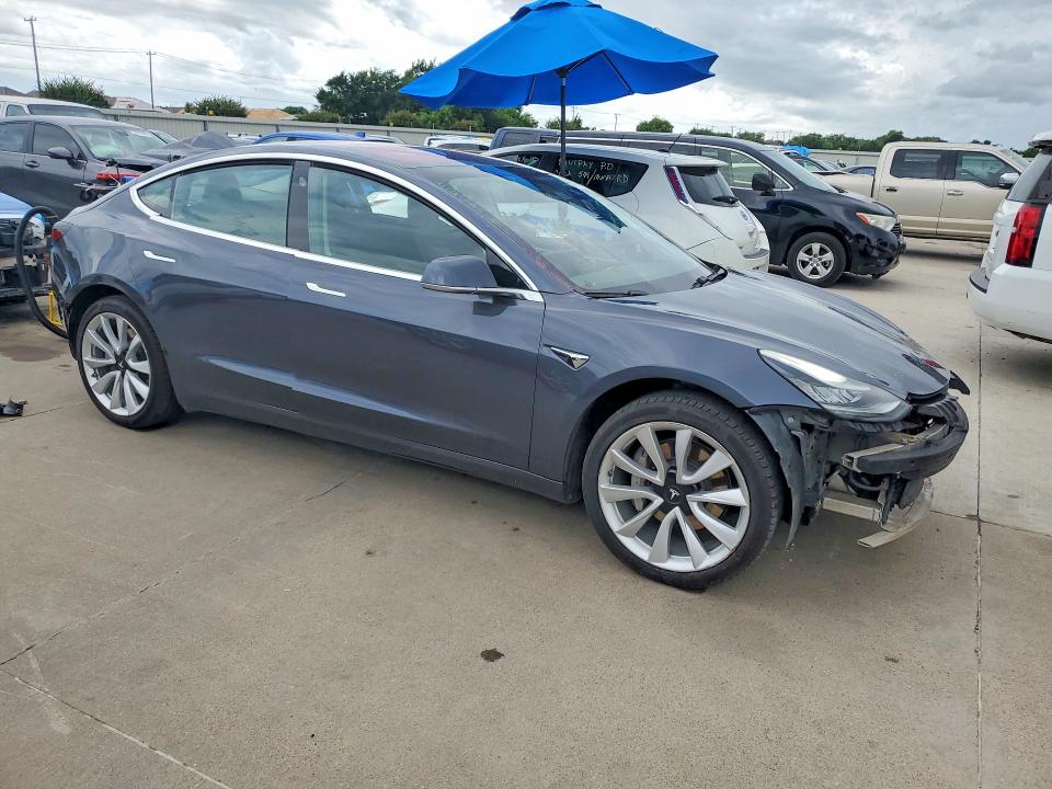 56188016 :رقم المزاد ، 5YJ3E1EA3JF005959 vin ، 2018 Tesla Model 3 مزاد بيع