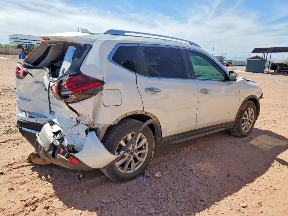 56175936 :رقم المزاد ، KNMAT2MT8HP511373 vin ، 2017 Nissan Rogue مزاد بيع