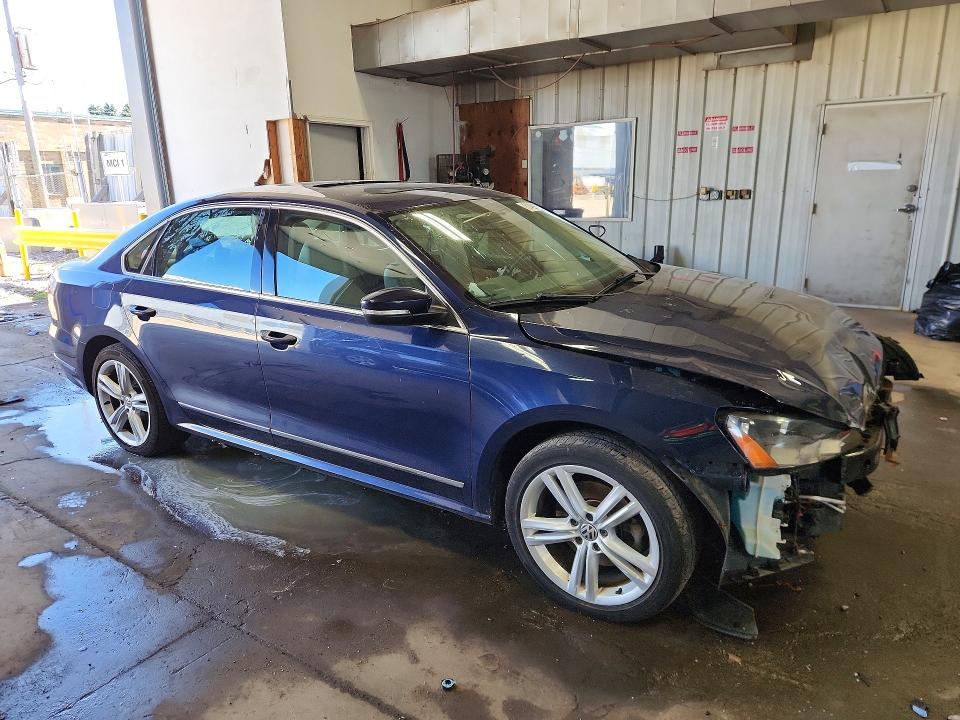 57499626 :رقم المزاد ، 1VWCN7A31DC068065 vin ، 2013 Volkswagen Passat مزاد بيع