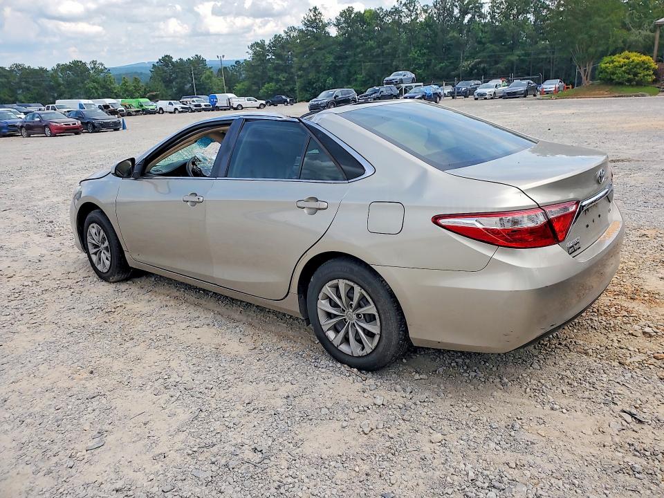 56991586 :رقم المزاد ، 4T1BF1FK9HU397889 vin ، 2017 Toyota Camry مزاد بيع