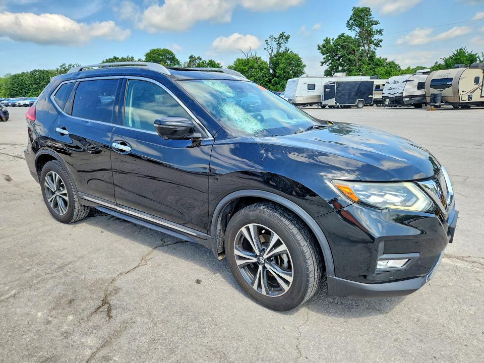 2017 Nissan Rogue მანქანა იყიდება აუქციონზე, vin: 5N1AT2MT5HC818955, აუქციონის ნომერი: 55561856