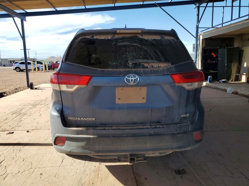 Продажа на аукционе авто 2017 Toyota Highlander, vin: 5TDKZRFH8HS217336, номер лота: 54544516