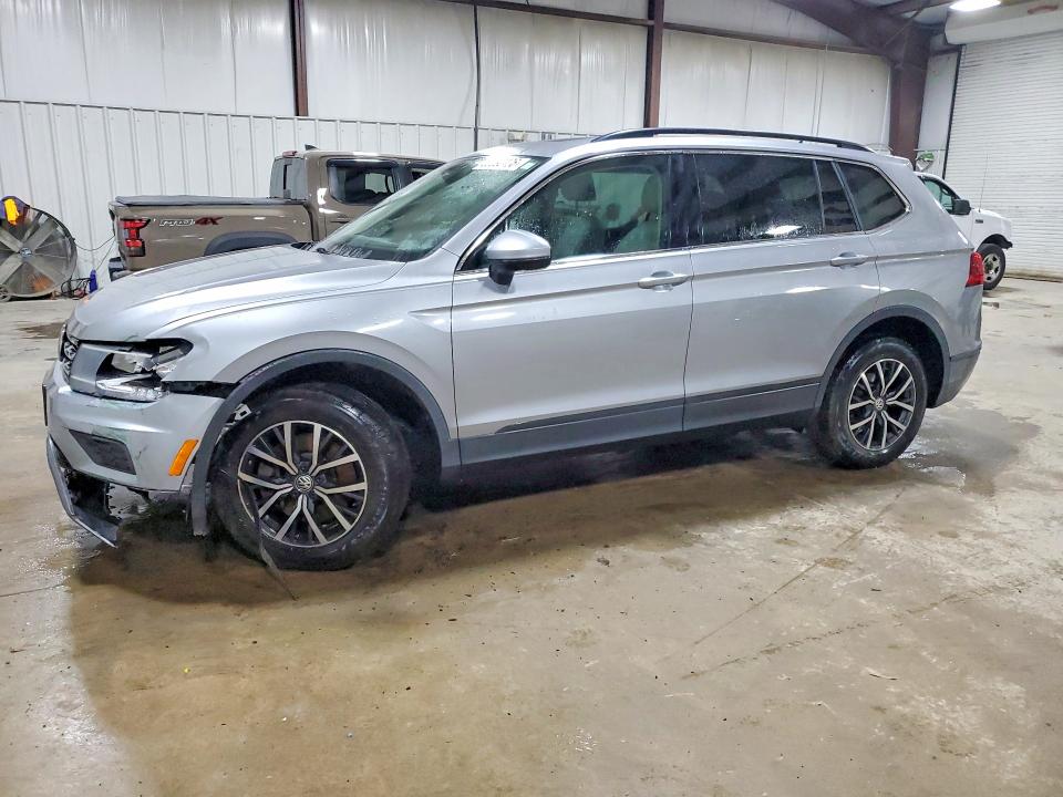 58592406 :رقم المزاد ، 3VV2B7AXXKM074454 vin ، 2019 Volkswagen Tiguan مزاد بيع
