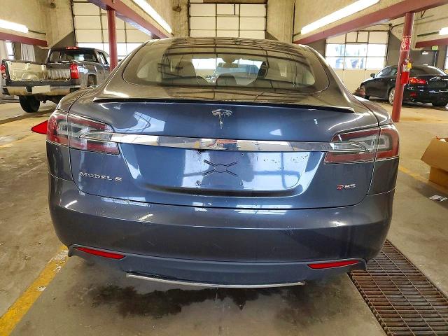 57662866 :رقم المزاد ، 5YJSA1H18EFP54149 vin ، 2014 Tesla Model S مزاد بيع