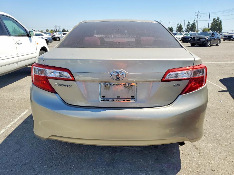 56862366 :رقم المزاد ، 4T4BF1FK5ER366866 vin ، 2014 Toyota Camry مزاد بيع