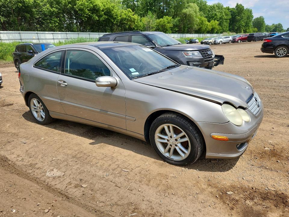 2005 Mercedes-benz C მანქანა იყიდება აუქციონზე, vin: WDBRN40J25A674658, აუქციონის ნომერი: 56525806