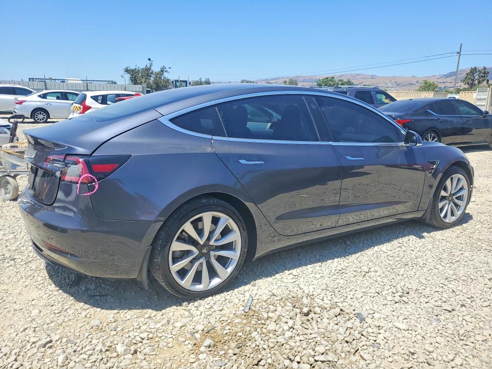 Продажа на аукционе авто 2018 Tesla Model 3, vin: 5YJ3E1EA6JF033268, номер лота: 58313006