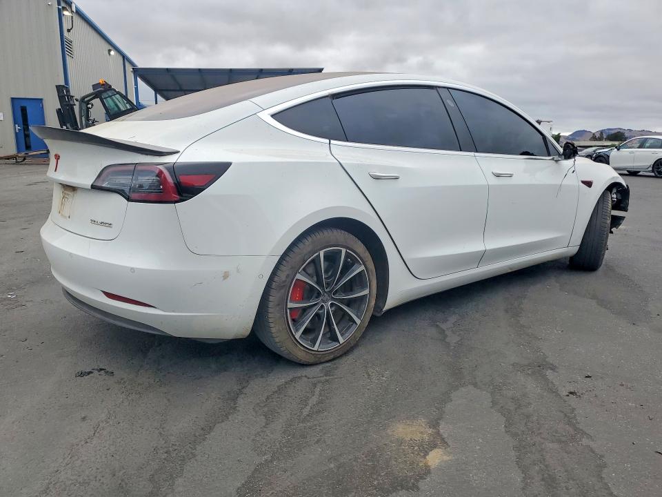 Продаж на аукціоні авто 2018 Tesla Model 3, vin: 5YJ3E1EB0JF106594, номер лоту: 58284896