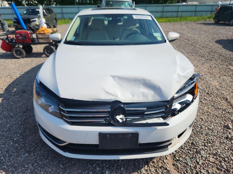 56598946 :رقم المزاد ، 1VWBP7A30CC106485 vin ، 2012 Volkswagen Passat مزاد بيع