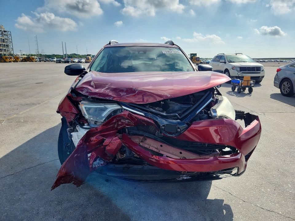 59021226 :رقم المزاد ، 2T3ZFREV9JW489221 vin ، 2018 Toyota Rav4 مزاد بيع