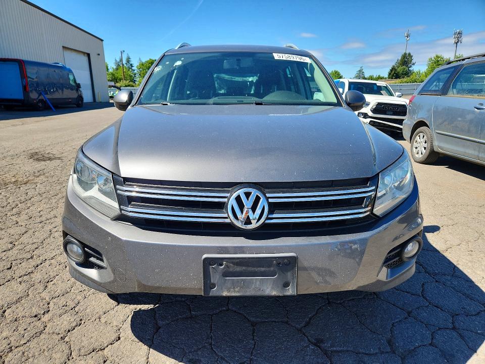 57589796 :رقم المزاد ، WVGBV3AX7EW559231 vin ، 2014 Volkswagen Tiguan مزاد بيع